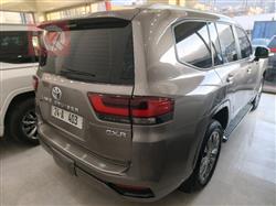 تۆیۆتا لاند کروزەر